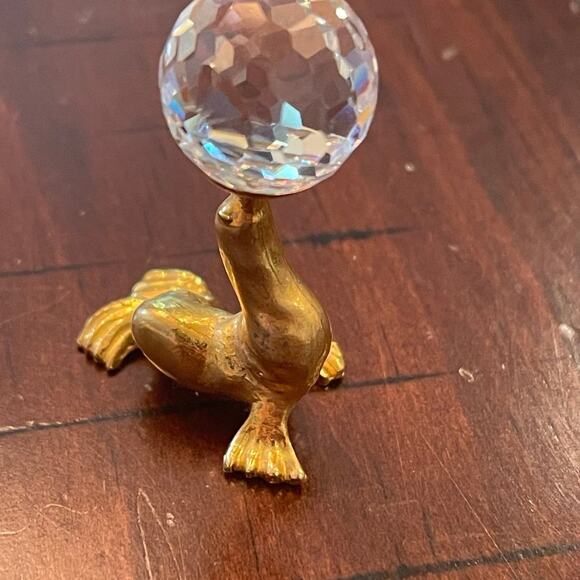 sea lion with crystal ball figurine - Picture 1 of 8